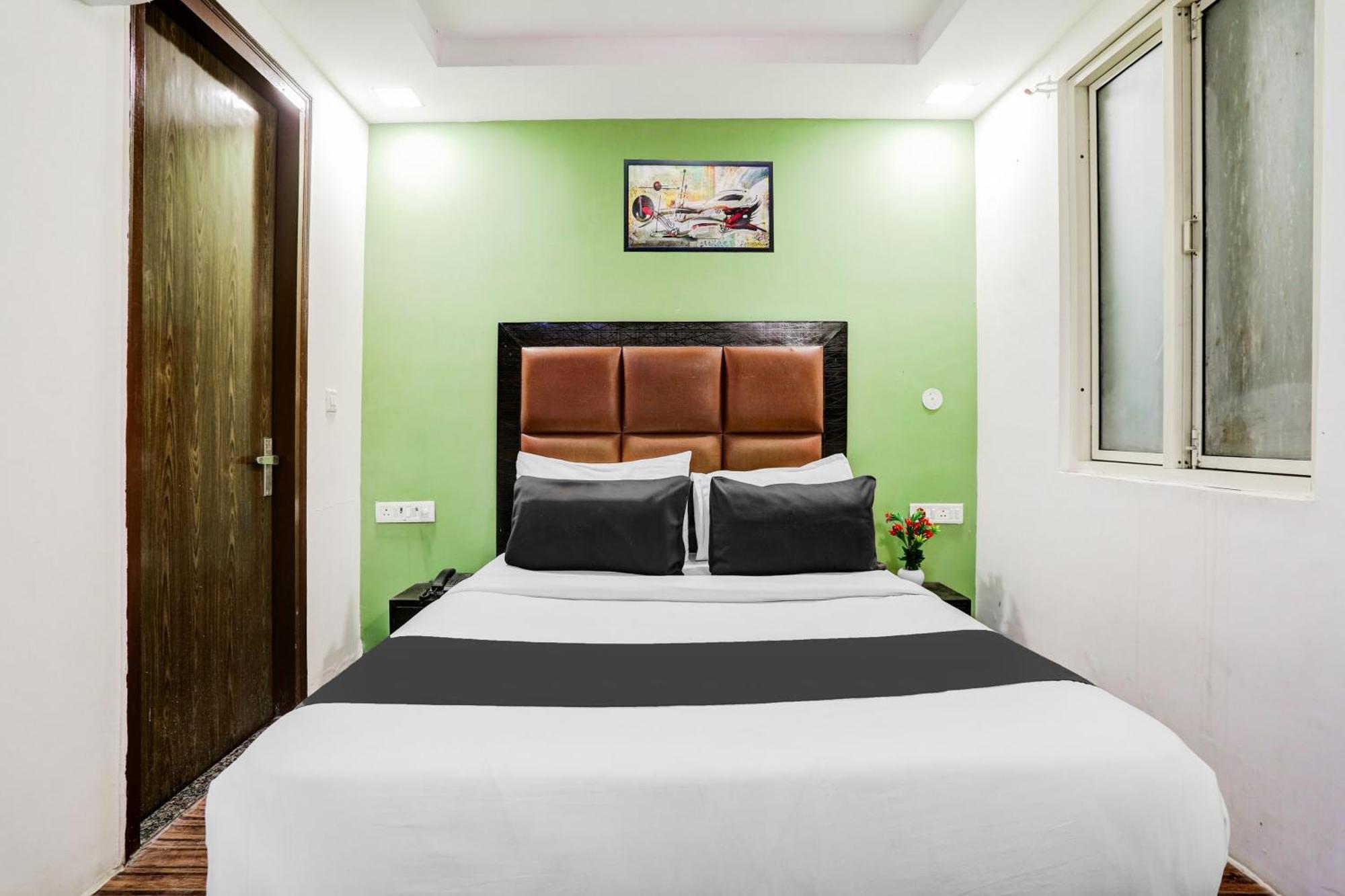 Super Hotel O Rohini Sector 20 Formerly Yellow Saffron Delhi  Exterior foto