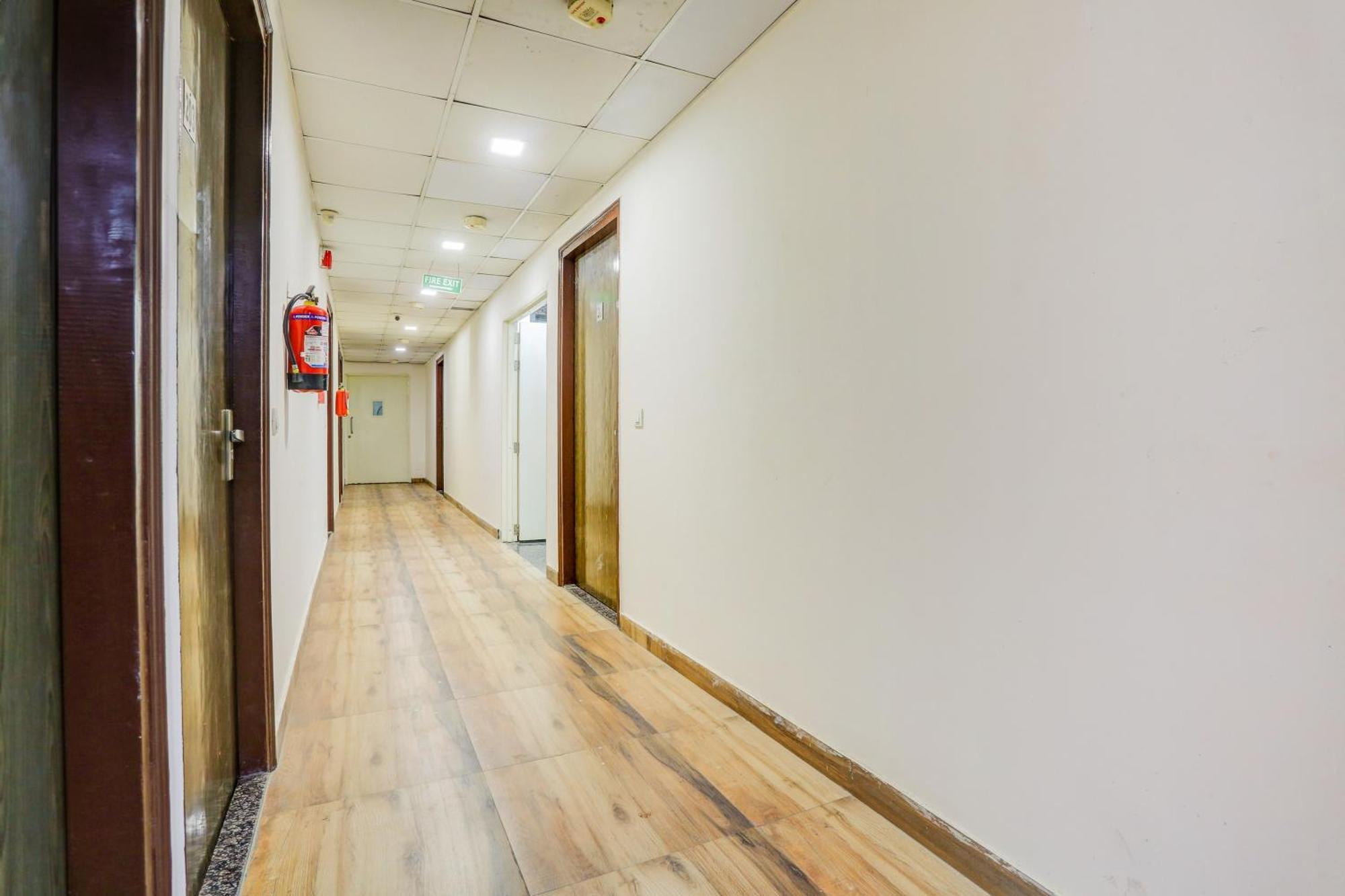 Super Hotel O Rohini Sector 20 Formerly Yellow Saffron Delhi  Exterior foto